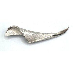 Trifari Brooch Brushed &amp; Polished Silver Tone Abstract Twisted Ribbon